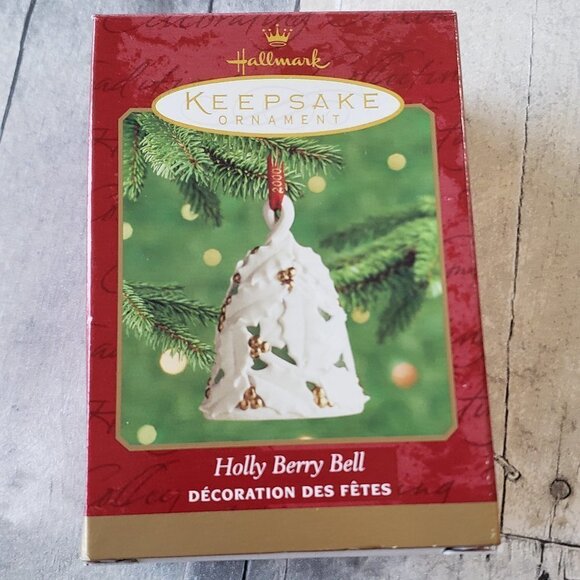 NWT - 2000 Holly Berry Bell - Hallmark Keepsake Ornament - Picture 1 of 1